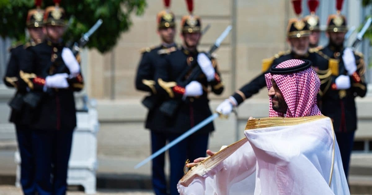 القوات تتقدم فرنسا ترسل حامية نفط السعودية