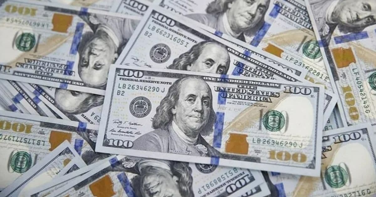 نيران الحرب تؤدي إلى ارتفاع الدولار وأسعار النفط