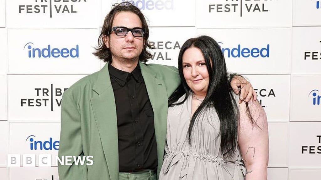 Lena Dunham Welcomes First Child Through Surrogacy