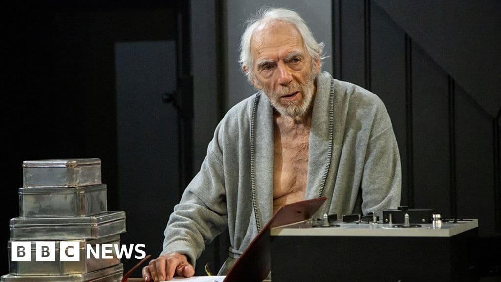 Actor with Alzheimer's performs solo show