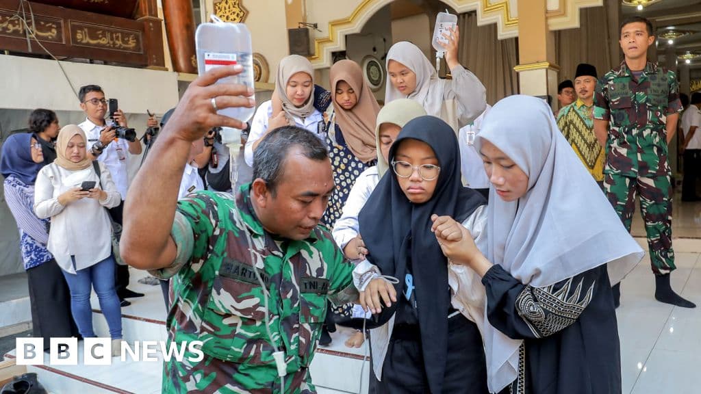 Indonesia: 2,000 Sick from School Meals