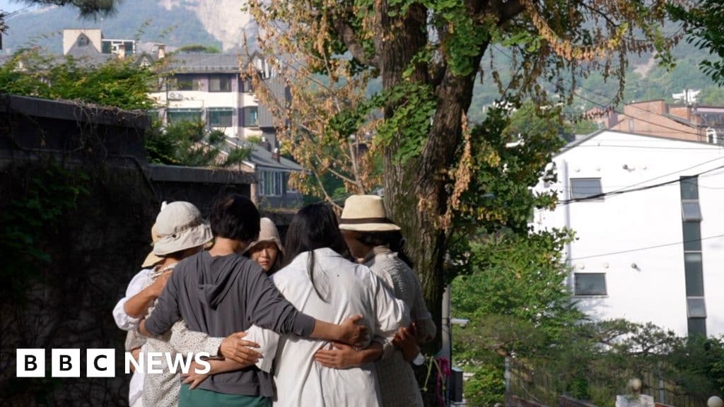 Locals suspect a killer as beloved tree withers