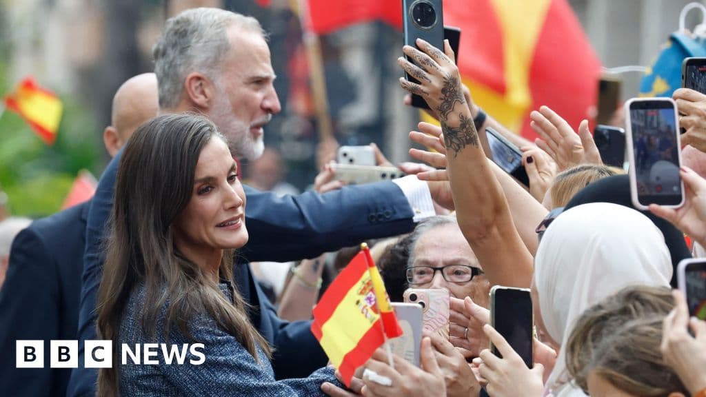 Spanish royals visit Ceuta amid migrant crisis