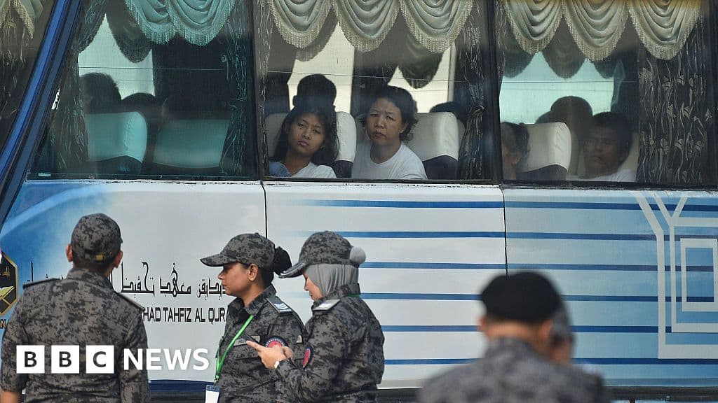Malaysia starts controversial asylum repatriation