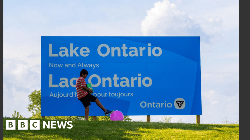 Apple Maps updates Lake Ontario to Lake America