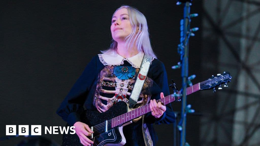 Phoebe Bridgers Planetarium at Armagh