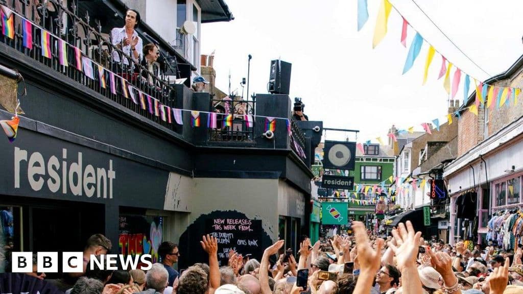 Nick Cave performs rooftop show in Brighton
