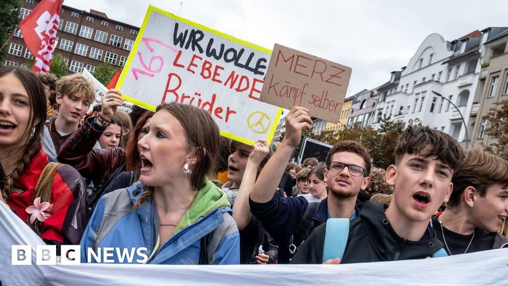 Students protest mandatory military service