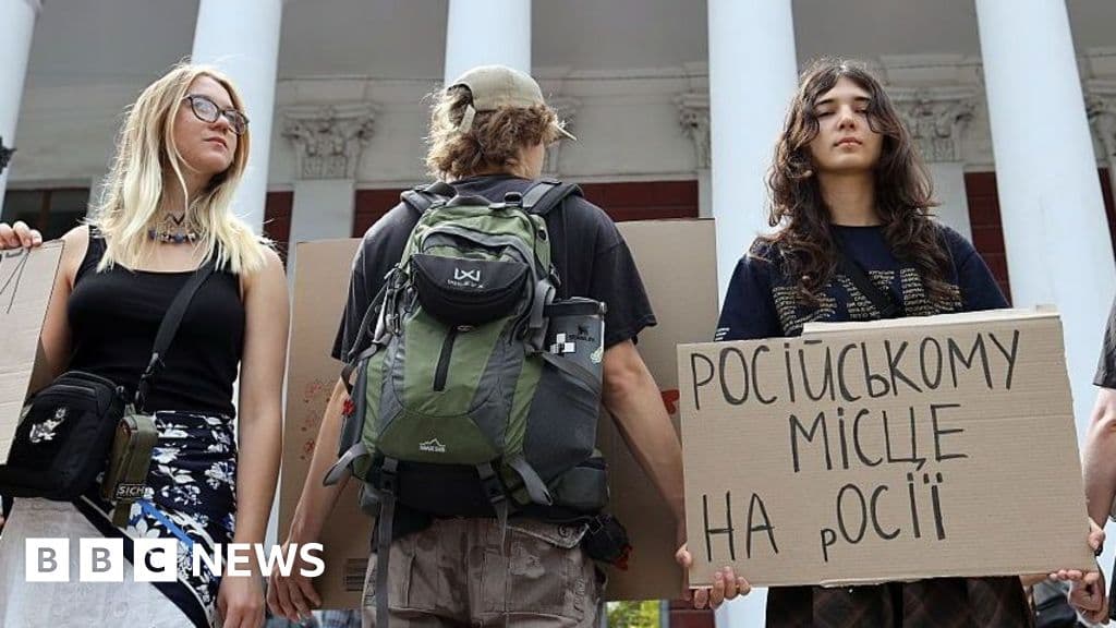 Russian-speaking Ukrainian city debates language ban