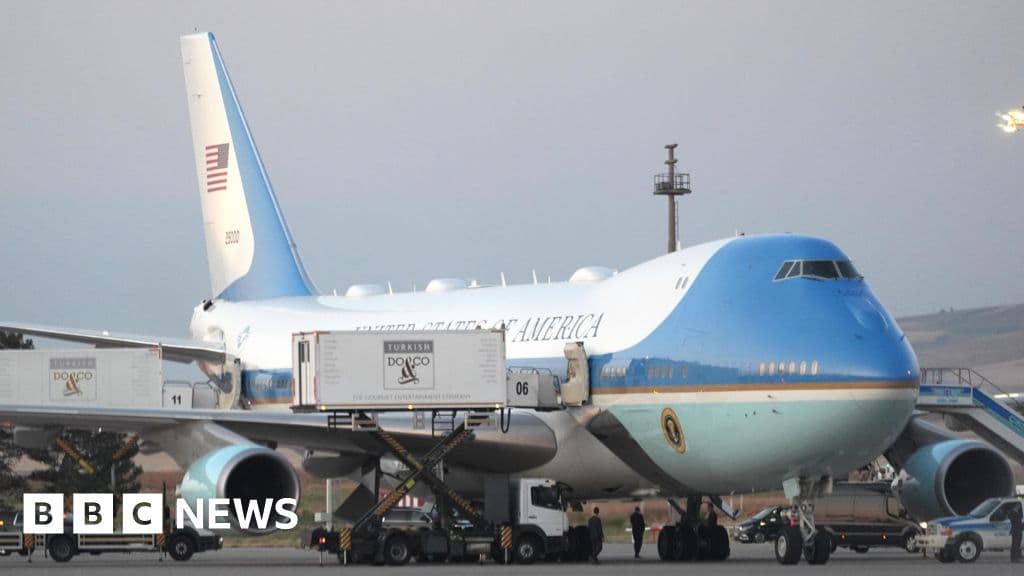 Trump's cabinet members stay on decoy plane after quiet departure