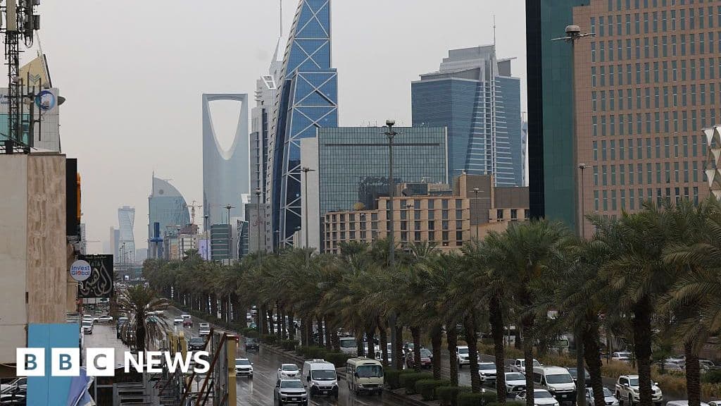 Saudi Arabia issues first Riyadh air raid alerts