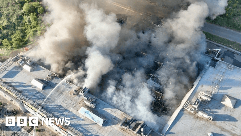 Russian drone strikes kill 14 in Ukraine mall