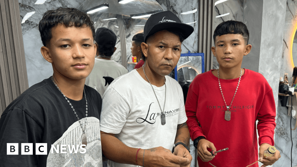 Venezuelan teens fleeing quakes face new crisis in Colombia
