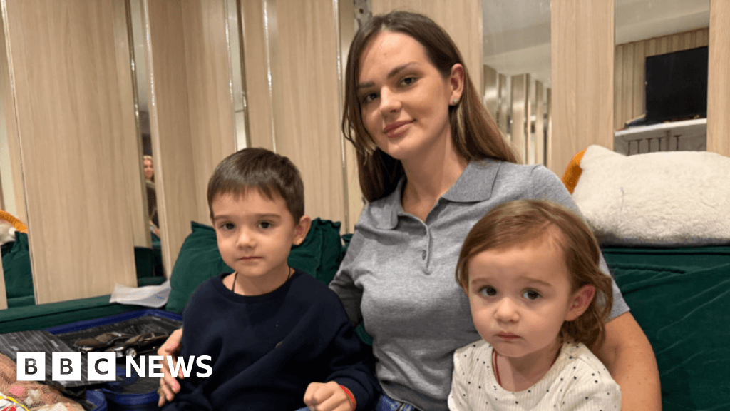 Kyiv residents seek shelter amid winter