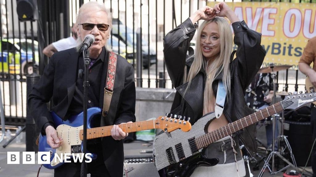 Luston campaigner celebrates with bikini song in health event