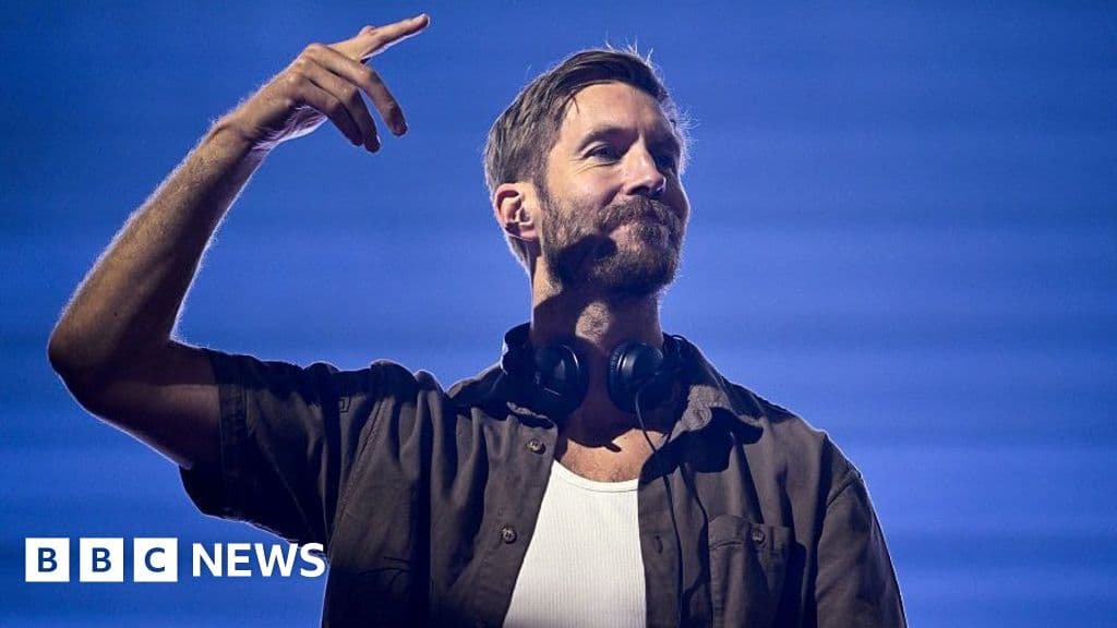 Calvin Harris sets world record DJ crowd