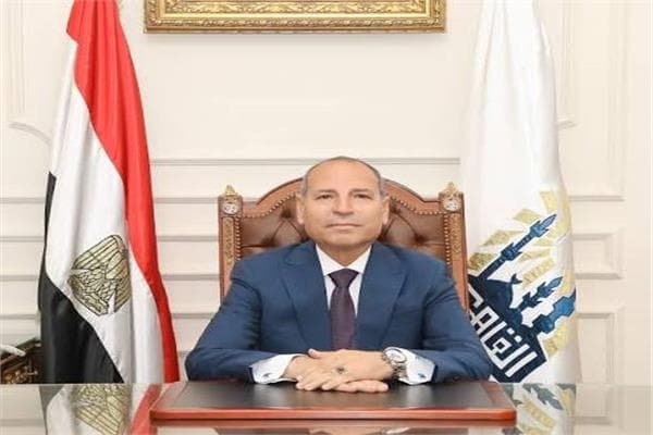 محافظ القاهرة يبارك أوائل الثانوية