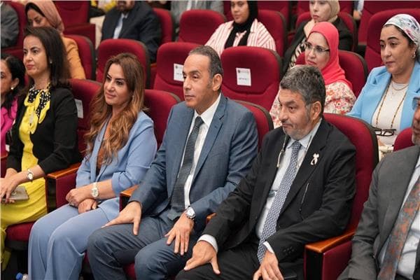 تطوير الأطر التنظيمية لتمكين النساء المصريات