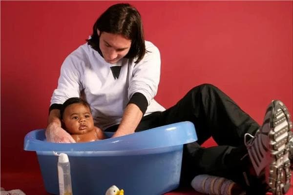Truth About Messi and Baby Yamal Photo