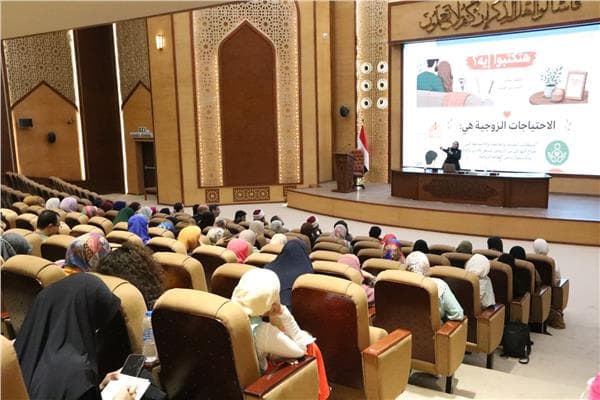 عضو قومي المرأة: النجاح في الحياة الزوجية يتطلب أكثر من الحب