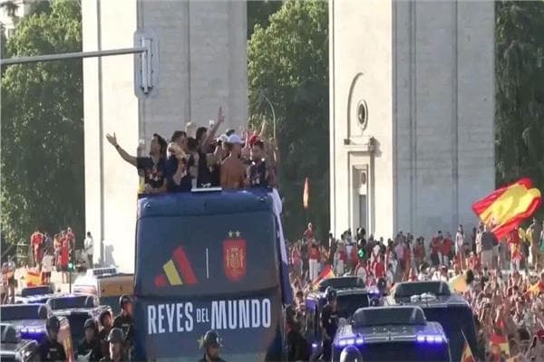 احتفالات واسعة في مدريد بعد فوز إسبانيا بكأس العالم