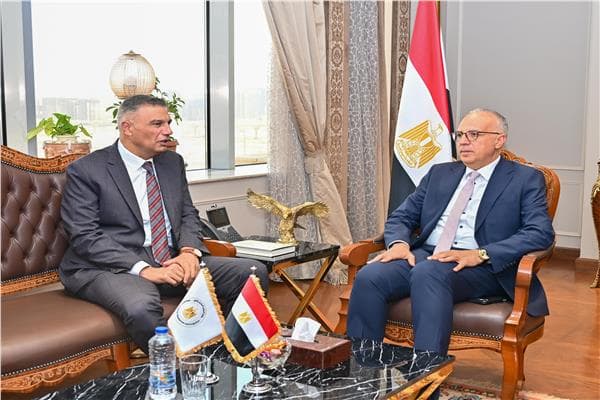 Water Minister and South Sinai Governor Discuss Shoreline Projects