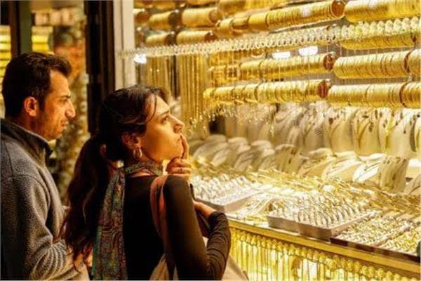 Gold prices dip after $50 rise