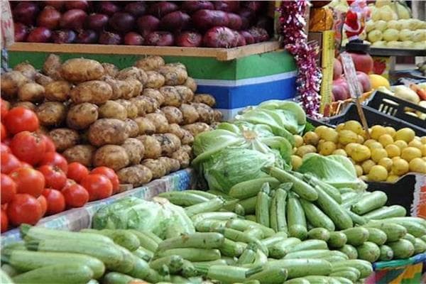 أسعار الطماطم والخضروات بسوق العبور