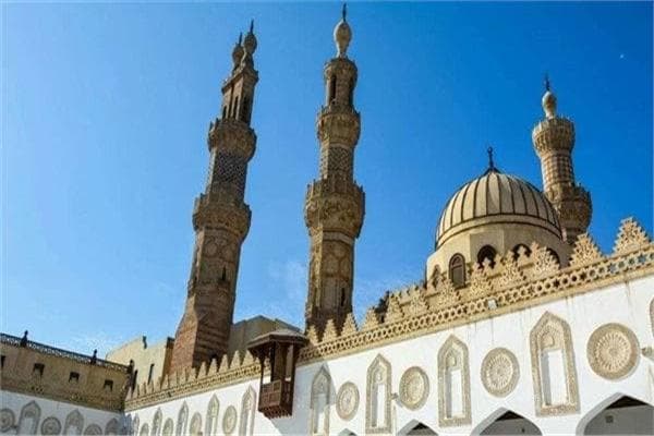 الوافدون بالأزهر يحتفلون بأوائل مسابقة مئذنة الشعر