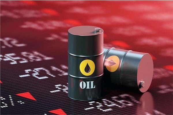 Oil falls 5% after US attacks halted