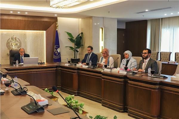 Drug Authority Chief Meets HVD Egypt Executive