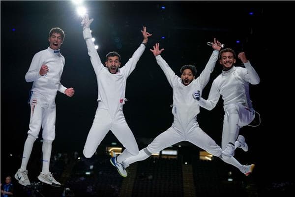 Sports Minister praises fencing team for bronze