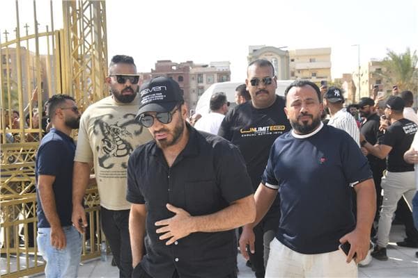 Tamer Hosny at Father's Funeral