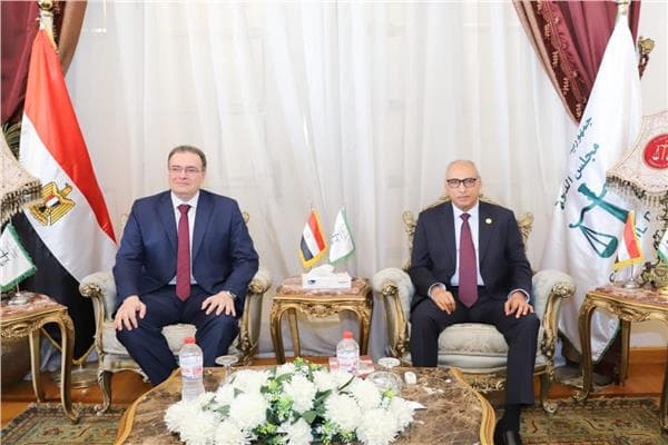 State Council Chief Meets Central Agency Leader