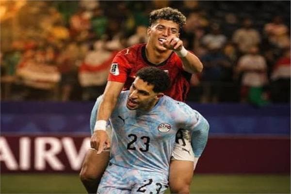 الأهلي يمنع رحيل مصطفى شوبير ومروان عطية
