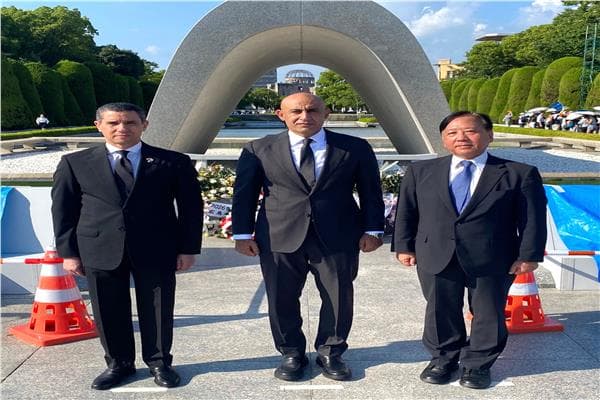 Education Minister attends Hiroshima bombing anniversary