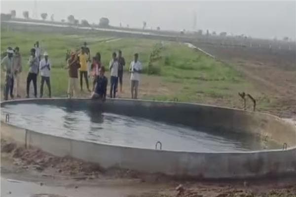 بئر زراعية تثير دهشة السكان في الهند