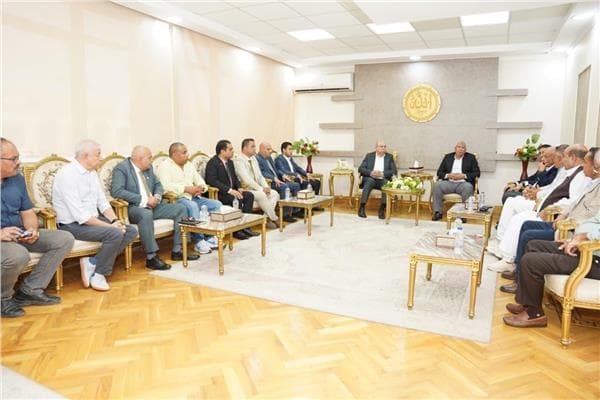 الحفني يركز على تفعيل رحلات مطار مرسى مطروح
