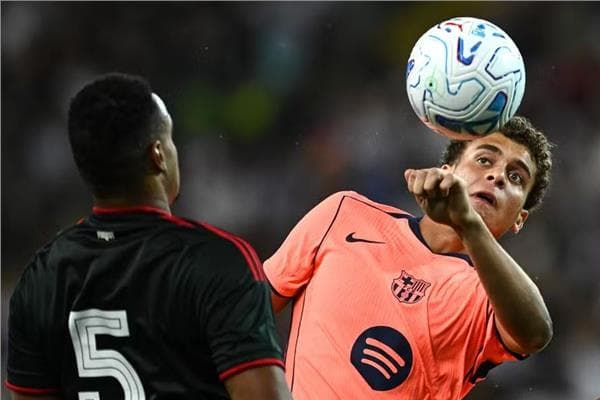 Barcelona beats Nottingham Forest with Raphinha's goal