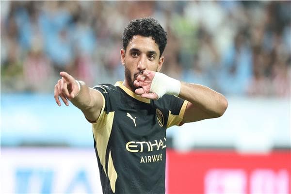 ماريسكا يثير شكوك حول مستقبل مرموش في السيتي