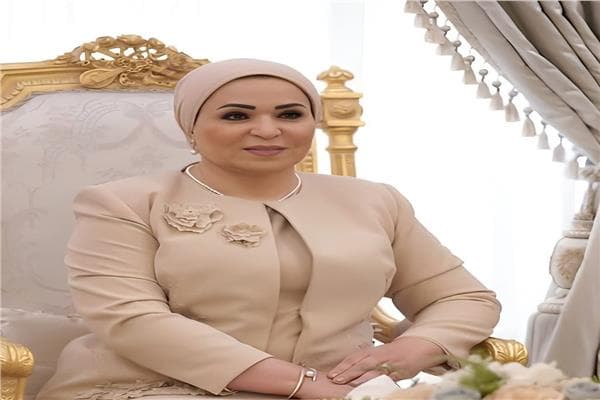السيدة انتصار السيسي تهنئ أسيل أسامة بعد فوزها بالميدالية الذهبية