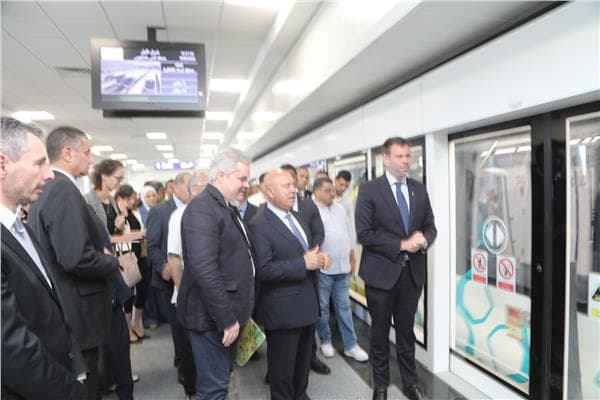 Transport Minister meets Hungarian counterpart in New Capital