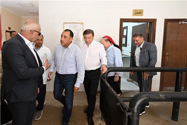 PM reviews Sendsabast Veterinary Complex