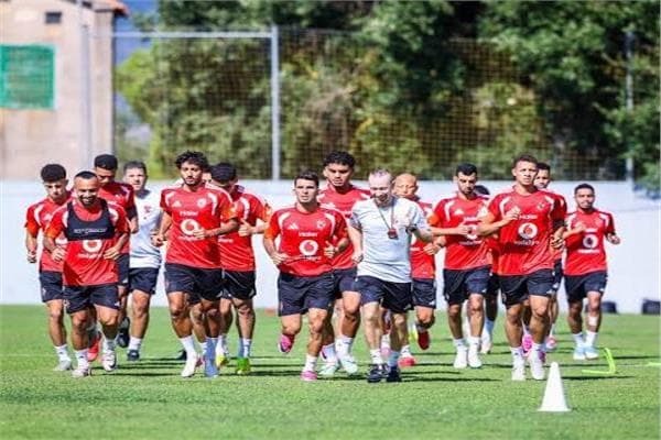 الأهلي يختتم تدريبه لمباراة بادالونا في إسبانيا