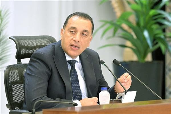 رئيس الوزراء يتابع تنفيذ منظومة التأمين الصحي