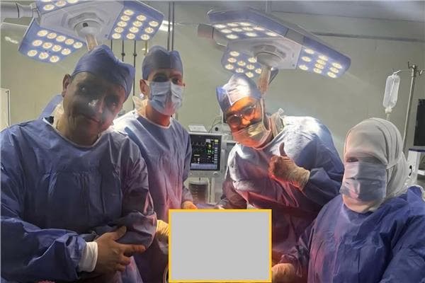 استئصال ورم بوزن 10 كجم من رحم مريضة