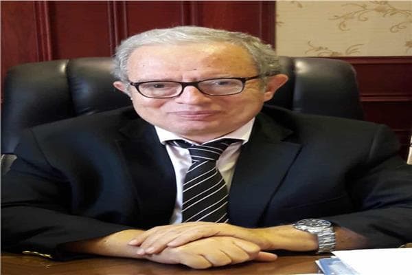الدكتور حسين عيسى: اهتمام كبير بقطاع الدواء