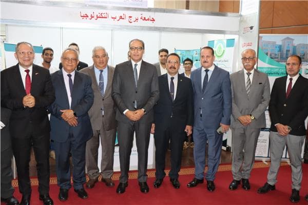 Alexandria acting president opens university fair