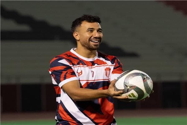 Trezeguet Debuts in Riyad Lineup Against Ittifaq