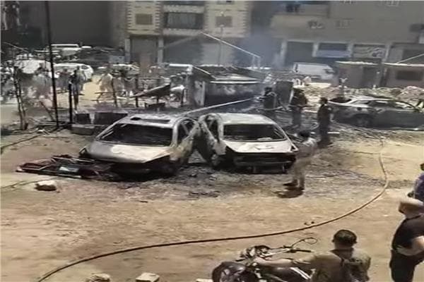 حريق بجراج في نزلة أم بيومي يلتهم 4 سيارات